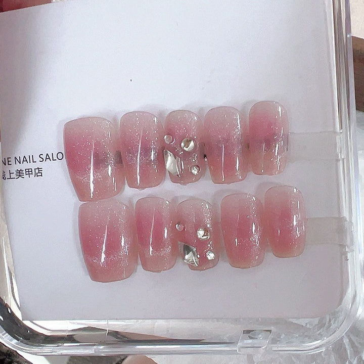 Glamorous Decorative Press-On Nail Set Bowlift