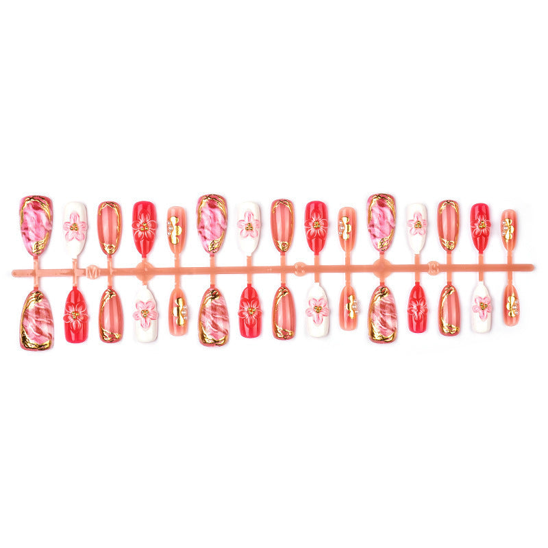 Artful nail tips with a floral touch Bowlift