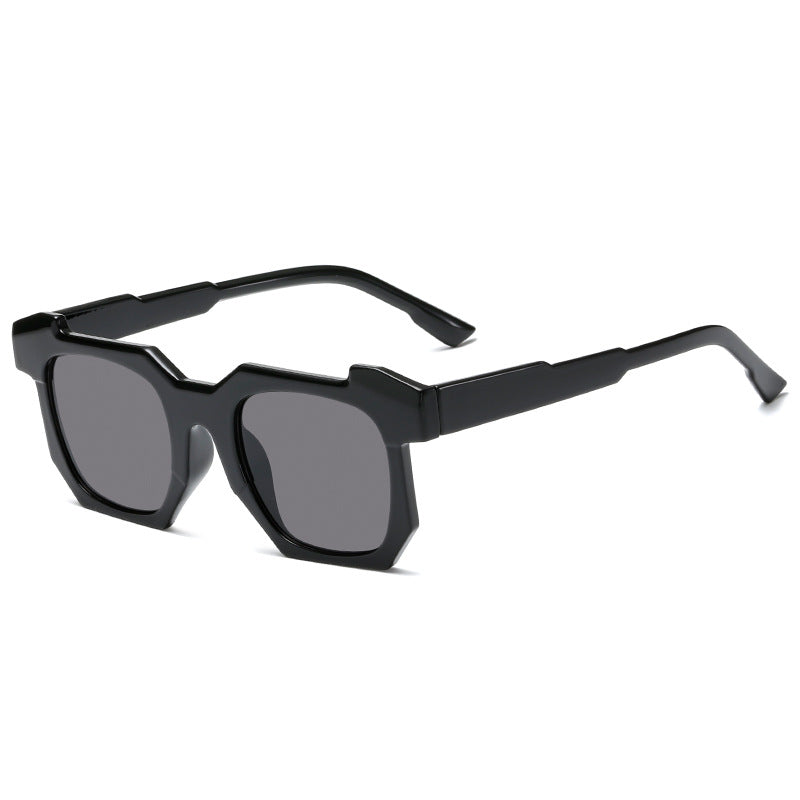 Ladies geometric sunglasses with striking, high-quality plastic frame Bowlift