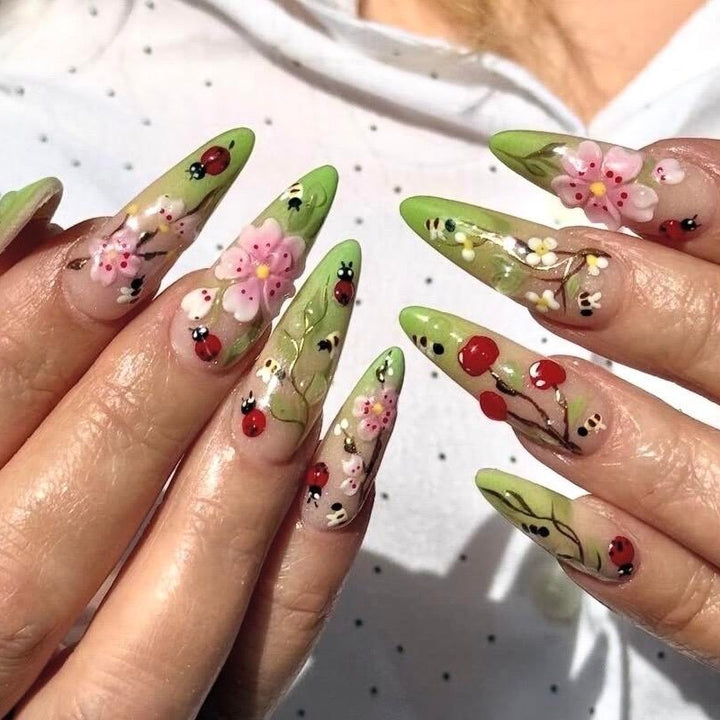 Botanical Themed Press-On Nail Kit Bowlift