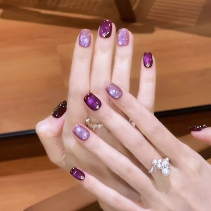 Artificial Nail Set with Modern Gradient and Glitter Effects Bowlift