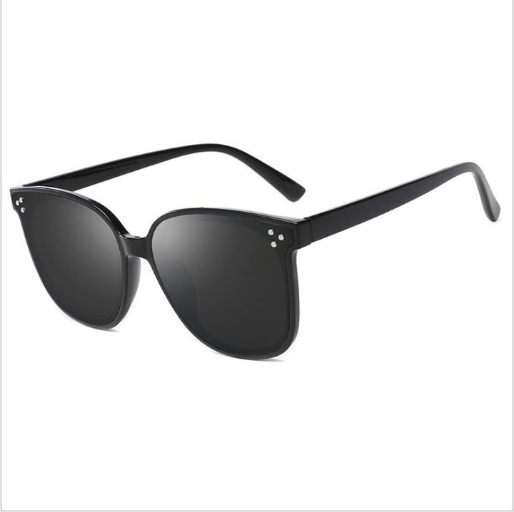 Women’s Fashion Sunglasses in Cat-Eye Style Bowlift