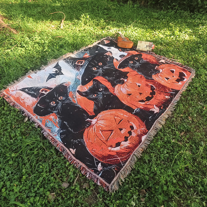 Halloween-Themed Decorative Throw Blanket