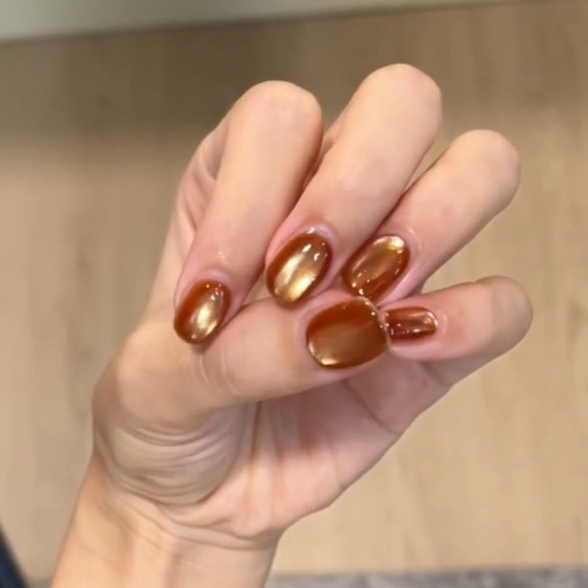 Artificial nails with elegant shine Bowlift