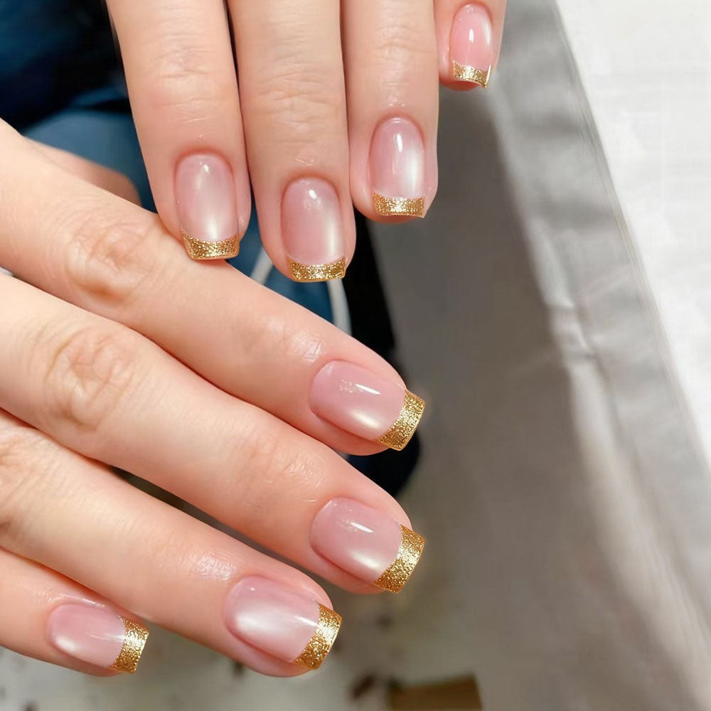 Artificial nails with polka dots Bowlift