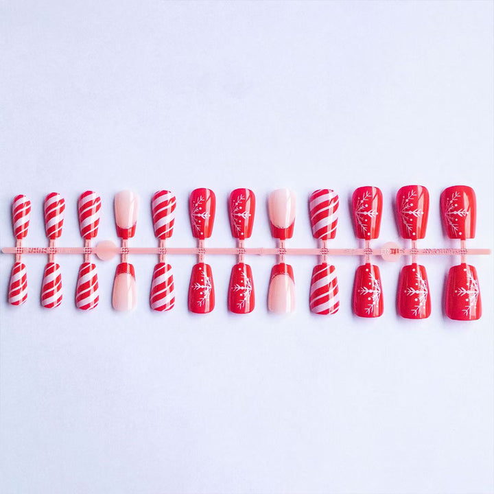 Artificial nails with festive winter design Bowlift
