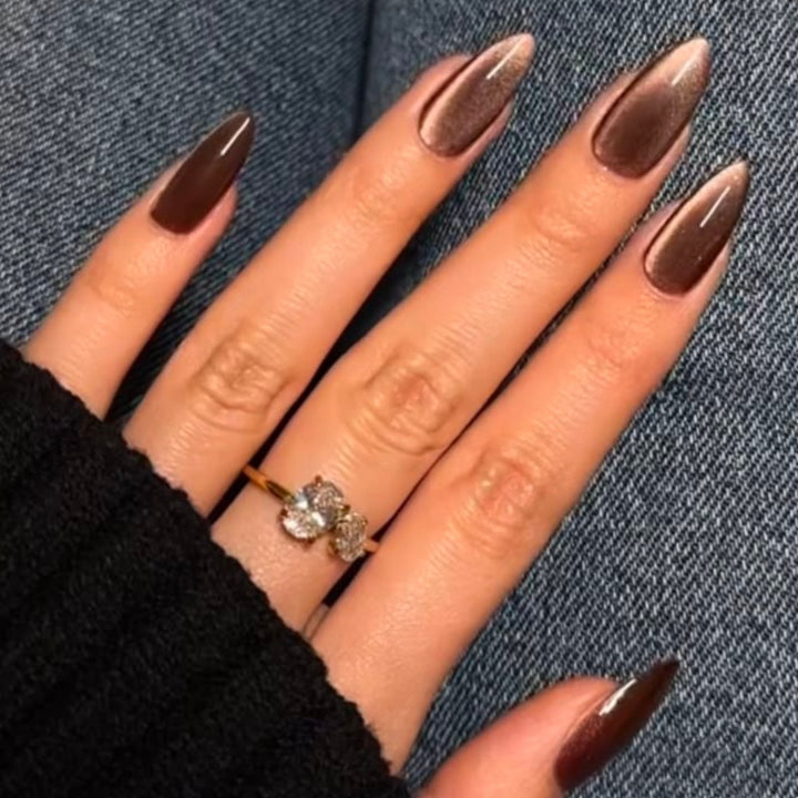 Artificial nails with luxurious gradient and shine Bowlift