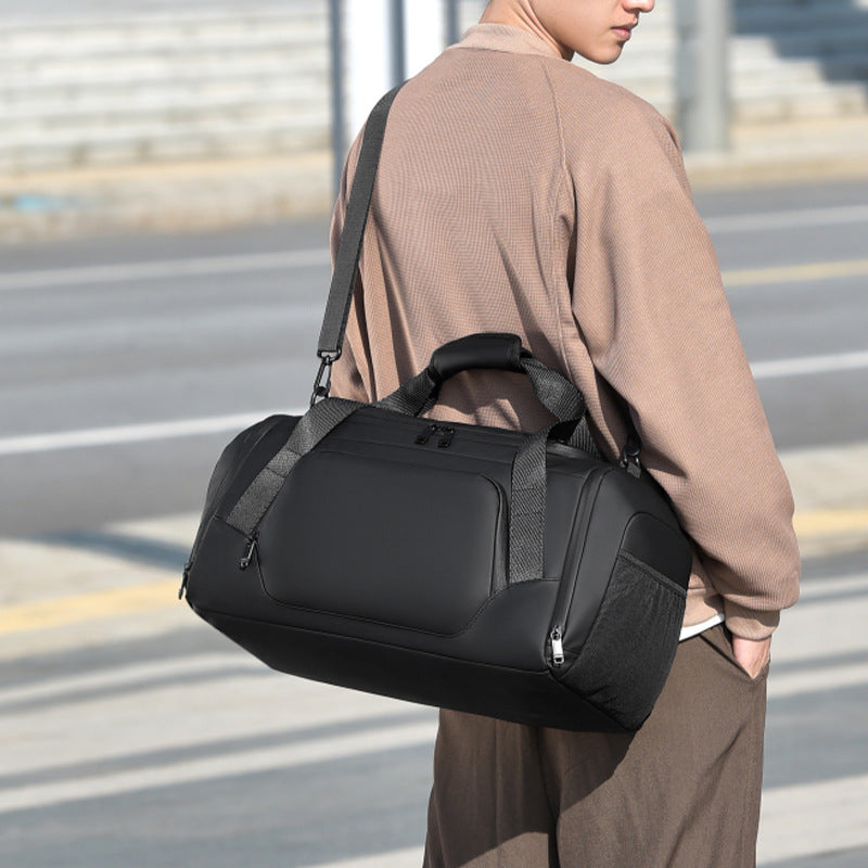 Sports and leisure bag with multiple storage compartments Bowlift
