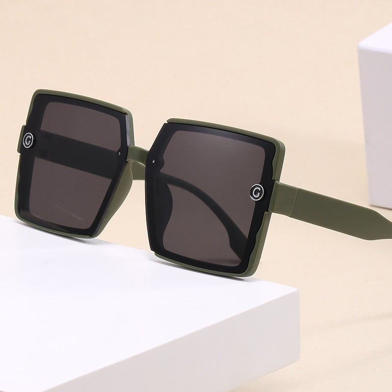 Women square sunglasses with modern design Bowlift
