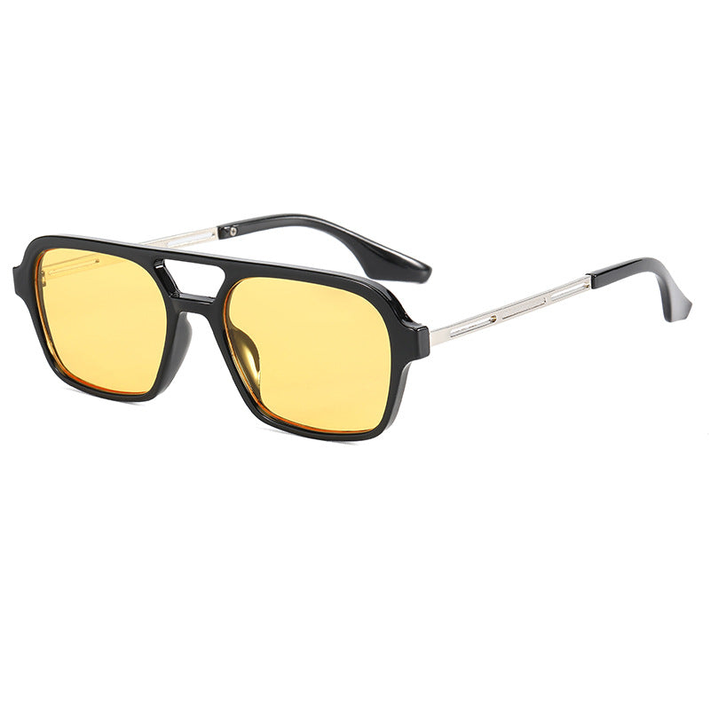 Square Sunglasses in Fashionable Design Bowlift