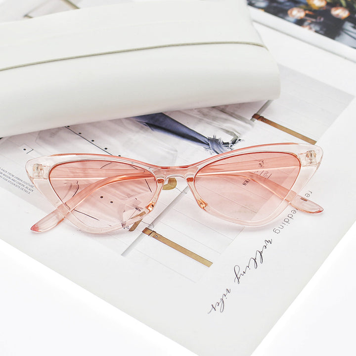Women's Cat-Eye Sunglasses with Carefully Designed Frame Bowlift