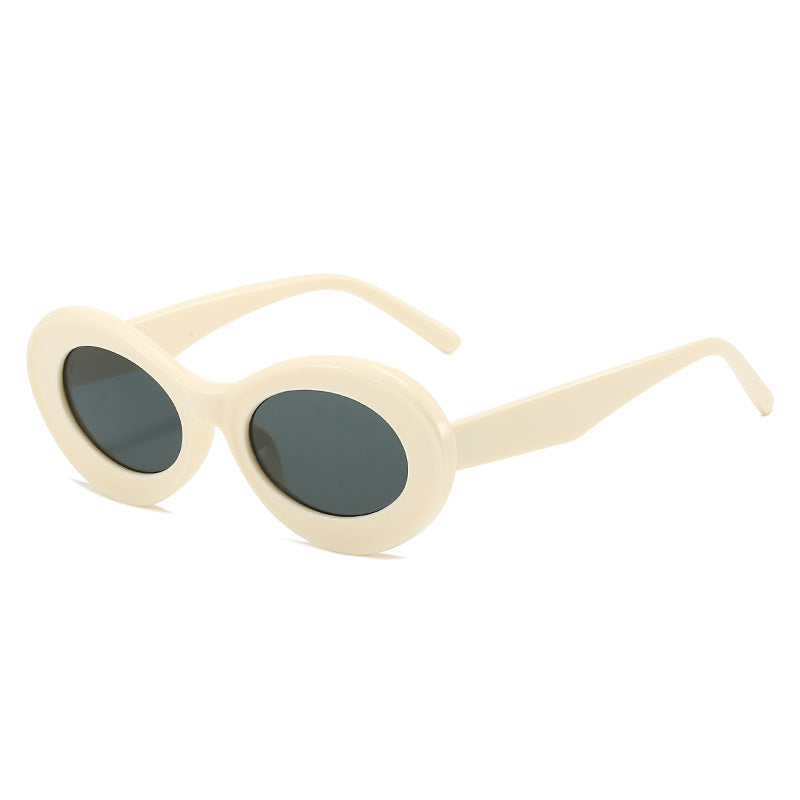 Ladies fashionable sunglasses in oval design Bowlift