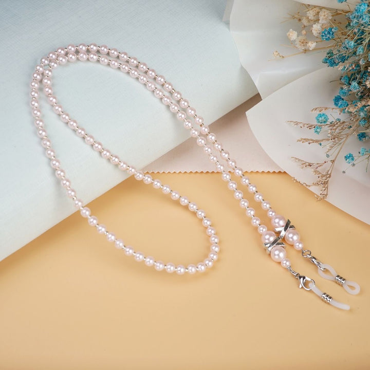 Stylish Beaded Glasses Chain Bowlift