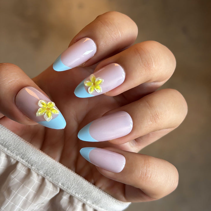 Floral-Designed Press-On Nail Set Bowlift