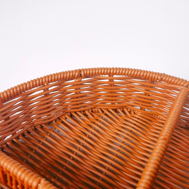 Ladies round basket plate with compartments Bowlift