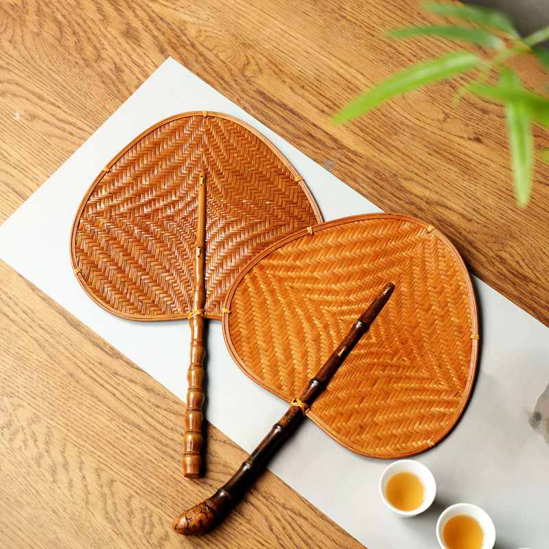 Women traditional bamboo fan Bowlift