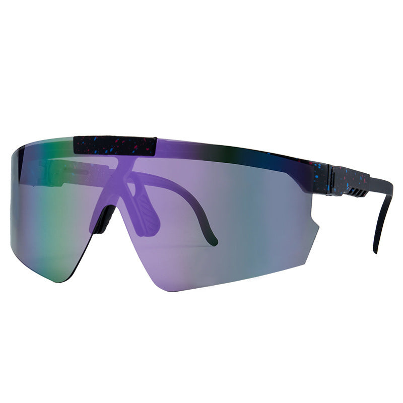 Women's sport sunglasses in modern design with large lenses Bowlift