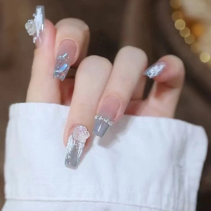 Artificial artificial nails with heart design Bowlift