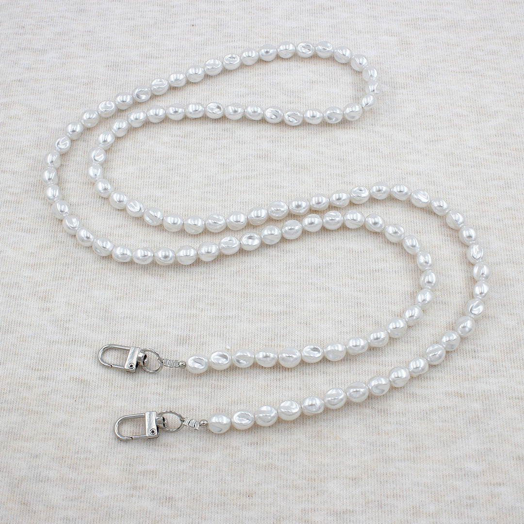 Elegant Pearl Eyewear Chain Bowlift