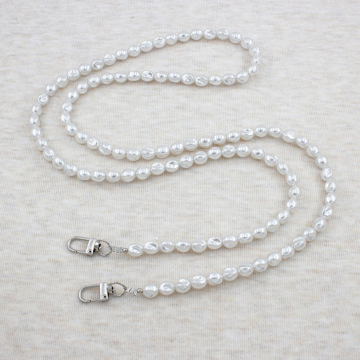 Elegant Pearl Eyewear Chain Bowlift