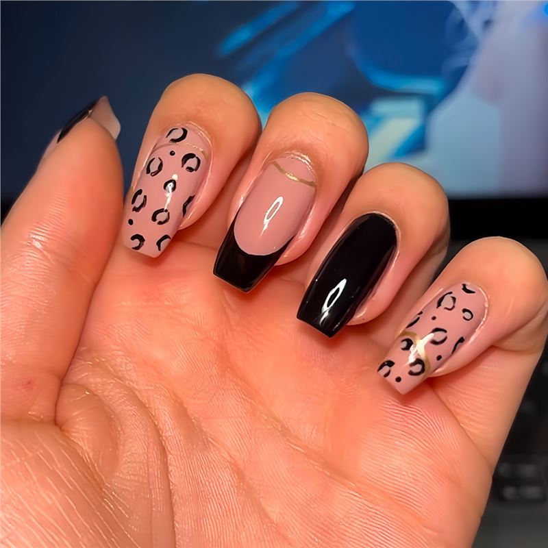 Artistic Floral Design Press-On Nails Bowlift 1788434359