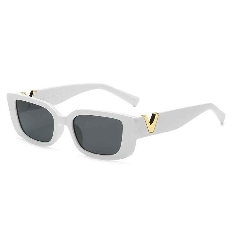 Women's fashionable sunglasses with trendy leopard print and sturdy frame Bowlift