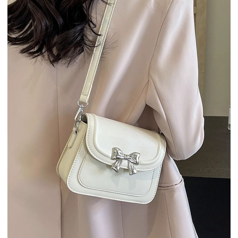 Elegant Bow-Detail Shoulder Bag Bowlift