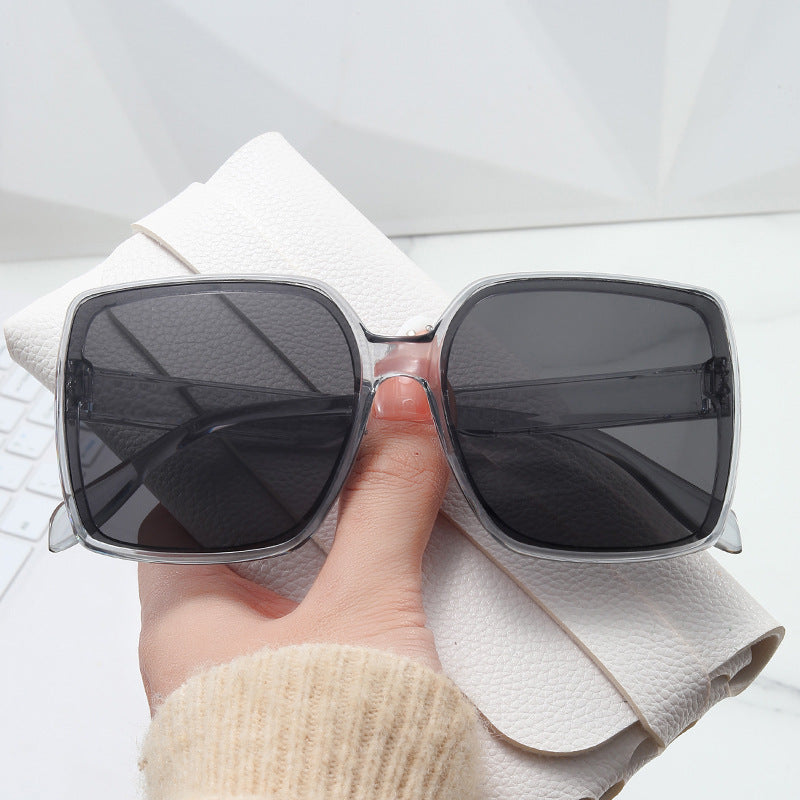 Ladies oversized sunglasses in modern tortoiseshell design Bowlift