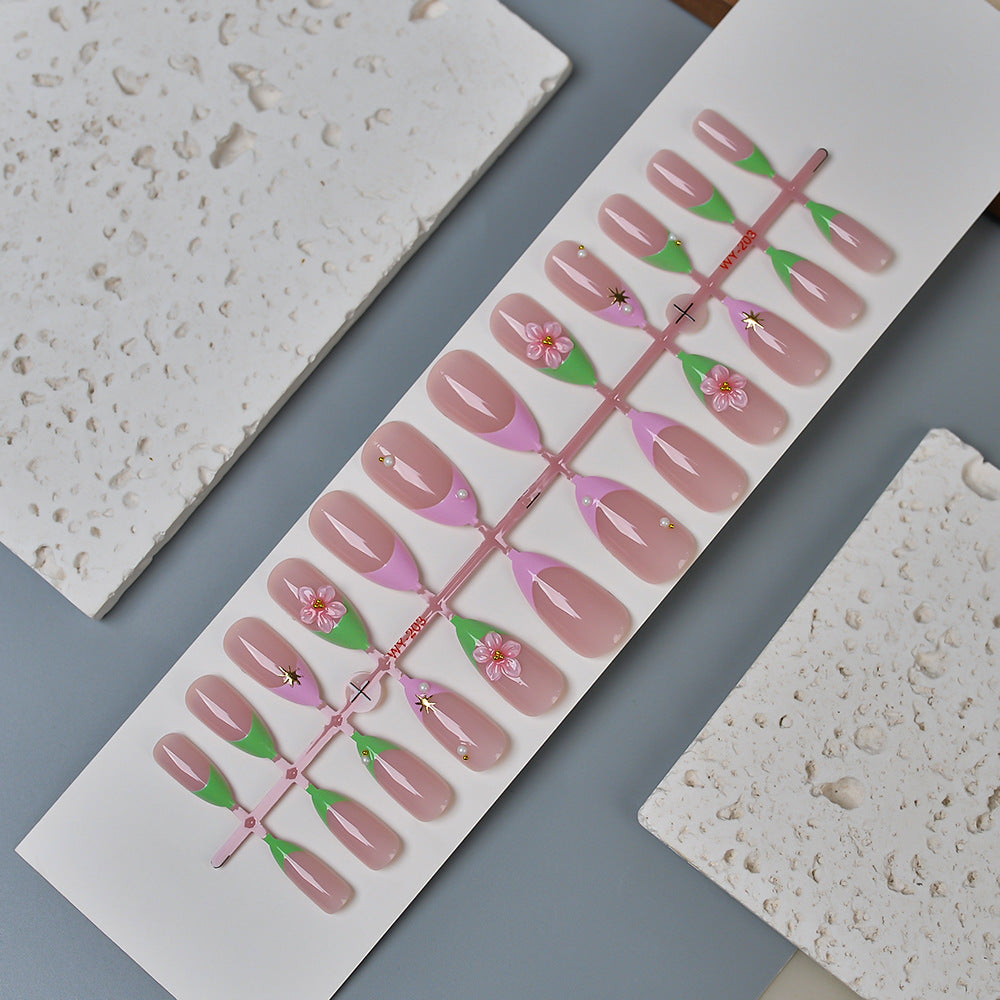 Elegant Floral Accented Press-On Nail Set Bowlift