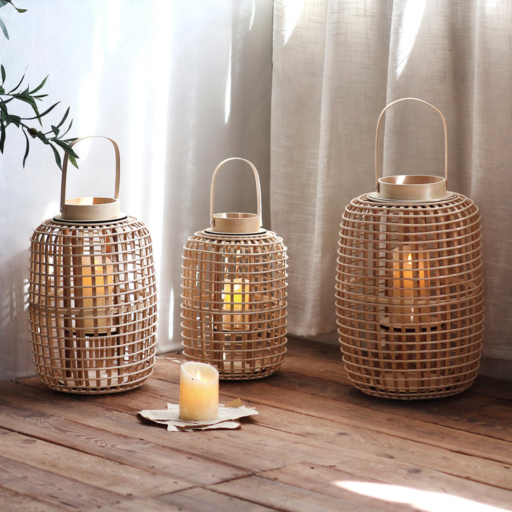 Rustic lantern made of woven material Bowlift