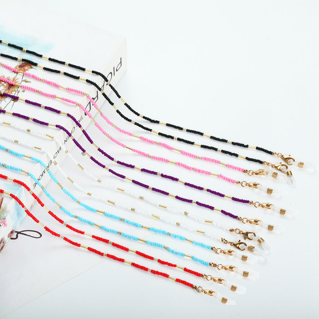 Chains-Necklace Made of Fine Pearls and Golden Accents Bowlift