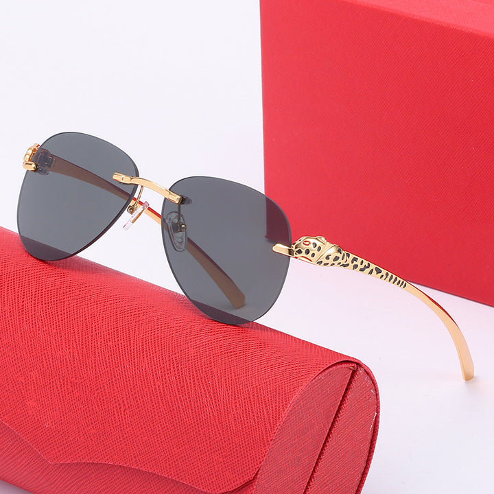 Ladies elegant pilot sunglasses with luxurious gold frame and protective lenses Bowlift