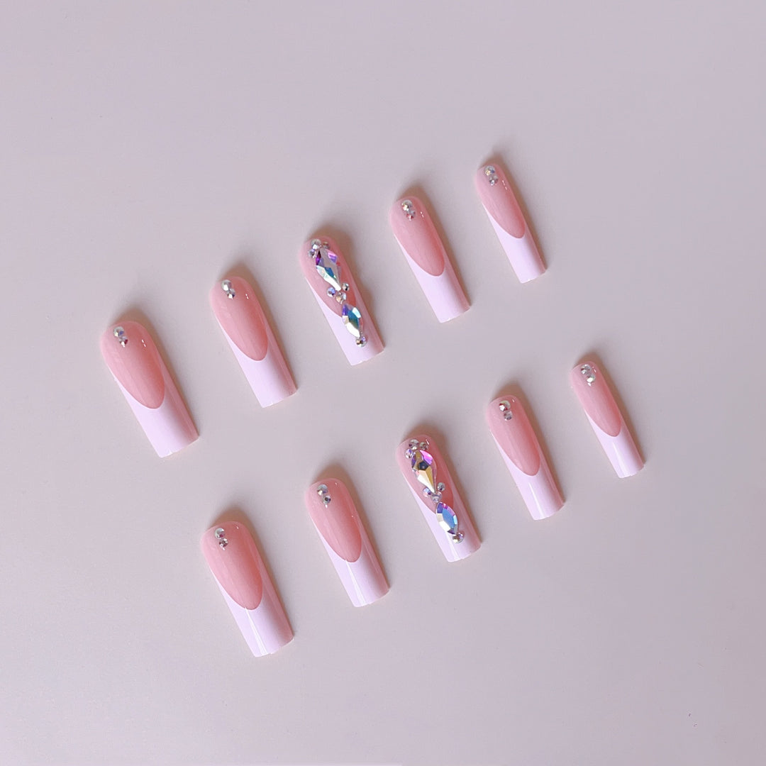 Glamorous Art Nails Bowlift