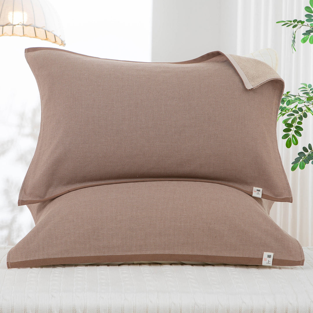 Women’s pillowcase in classic check design Bowlift