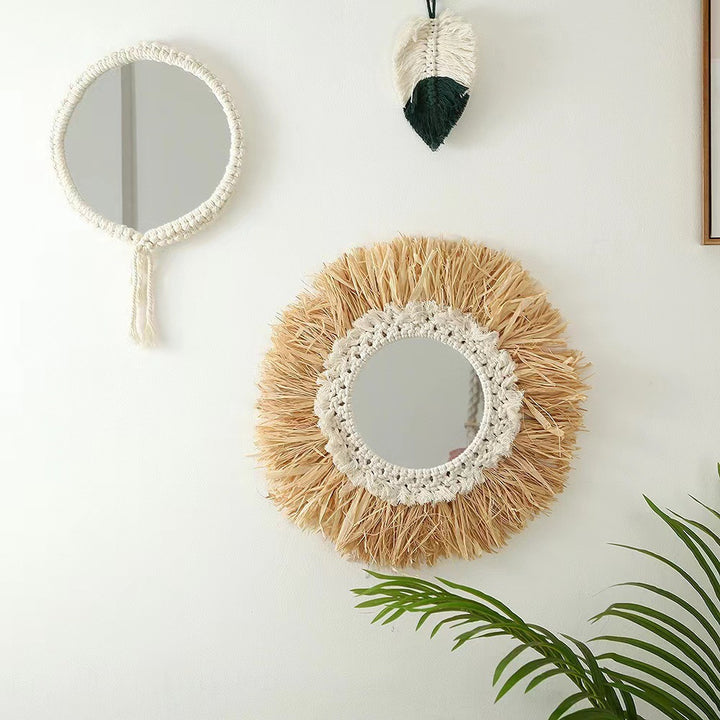 Decorative wall mirror in sunray design Bowlift