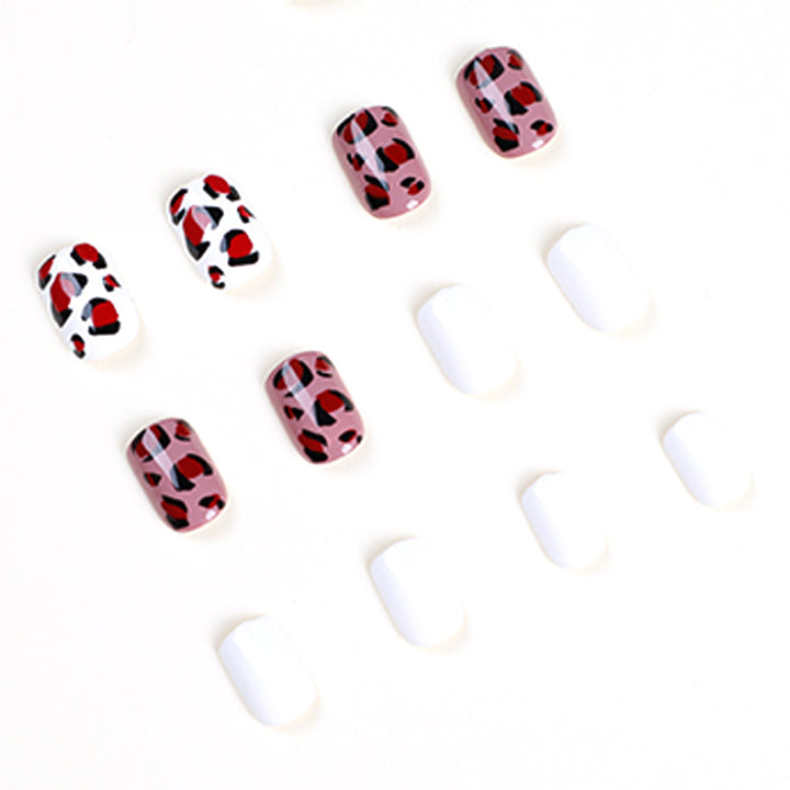 Artful Nail Art with Leopard Patterns Bowlift