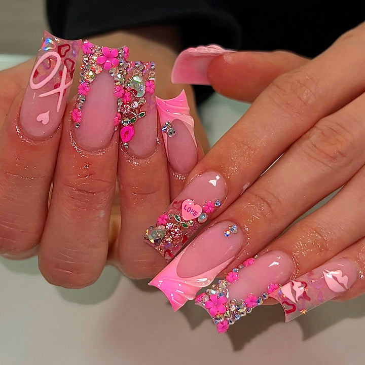 Artistic 3D nail art with glitter details Bowlift