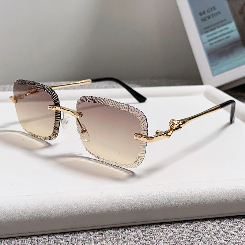 Women's fashionable sunglasses with textured frame and subtle gradient Bowlift
