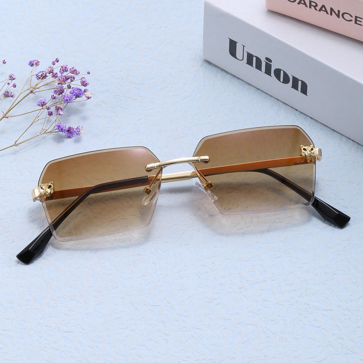 Women's fashionable square sunglasses with elegant metal frame Bowlift