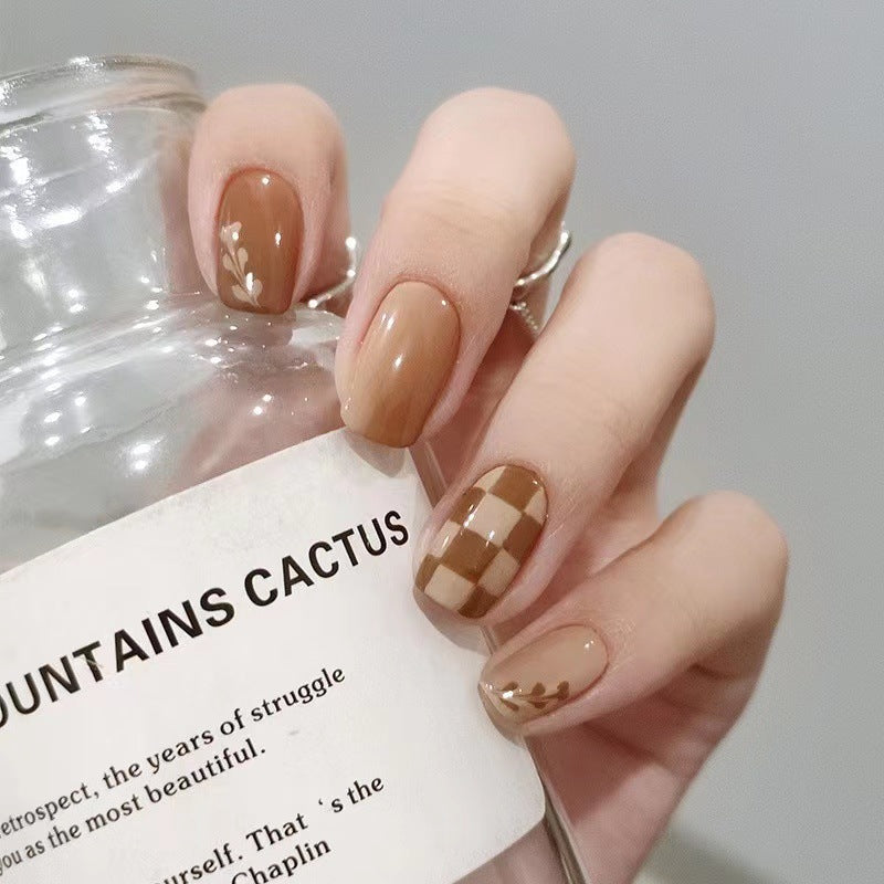 Artful nail art with modern patterns Bowlift