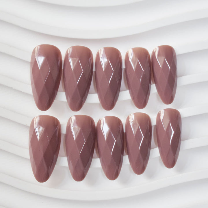 Premium Glossy Diamond-Shaped Press-On Nails Bowlift