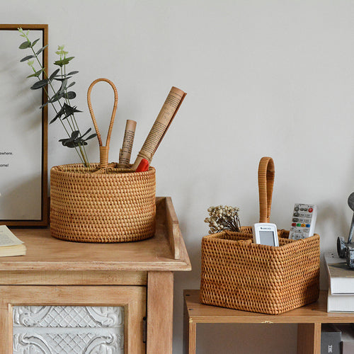 Women's round storage basket made of woven natural material Bowlift