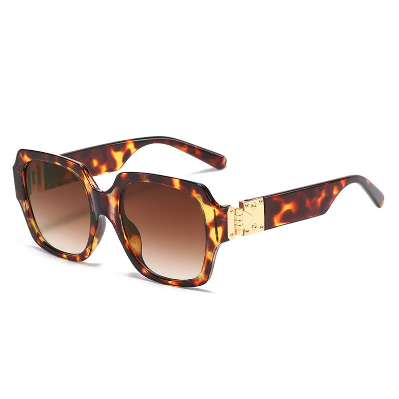 Women's fashionable oversized sunglasses with luxurious metal elements Bowlift