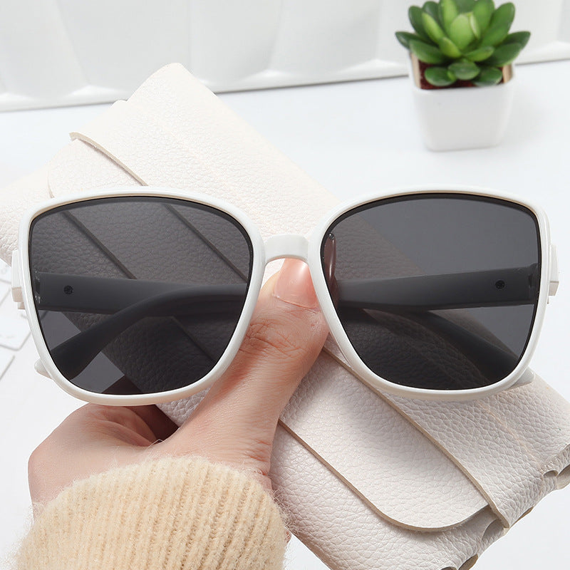 Women’s elegant oversized sunglasses in modern design Bowlift