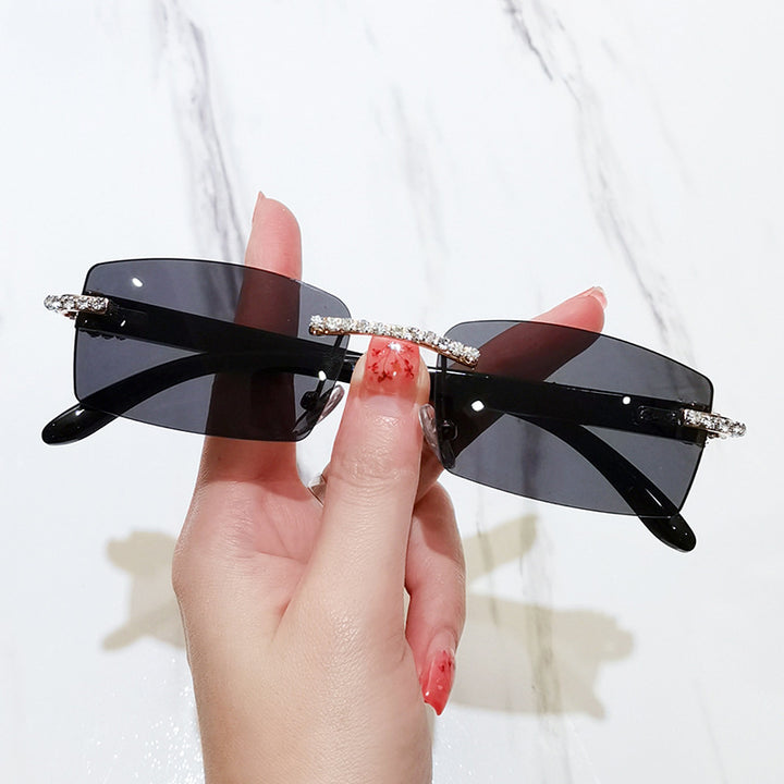 Fashionable Decorative Geometric Eyewear Bowlift
