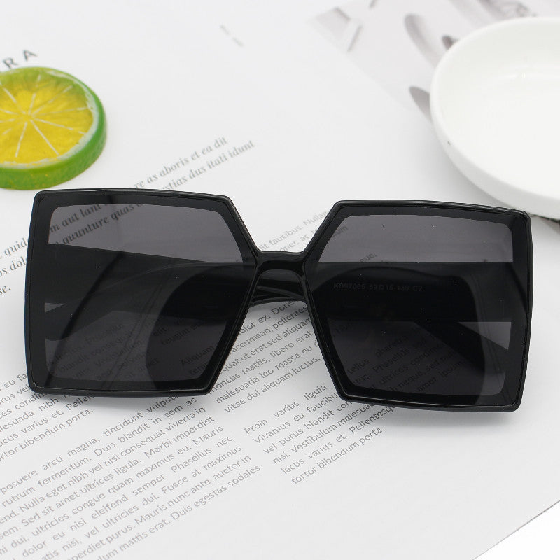 Women's Fashion Oversized Sunglasses with Angular Design Bowlift