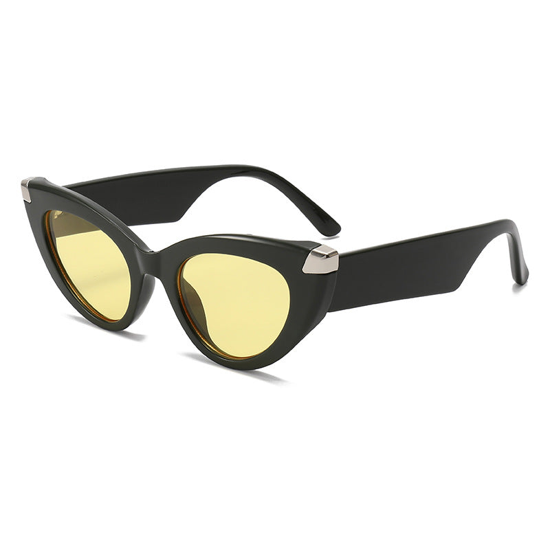 Ladies Cat-Eye Sunglasses in Luxurious Tortoise Design Bowlift