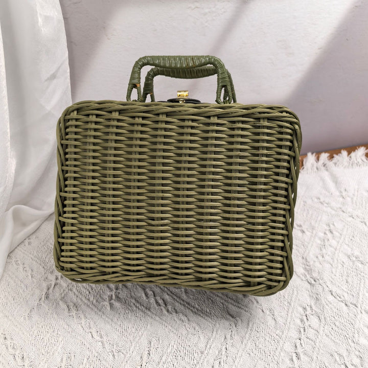 Women elegant handbag made of woven material Bowlift