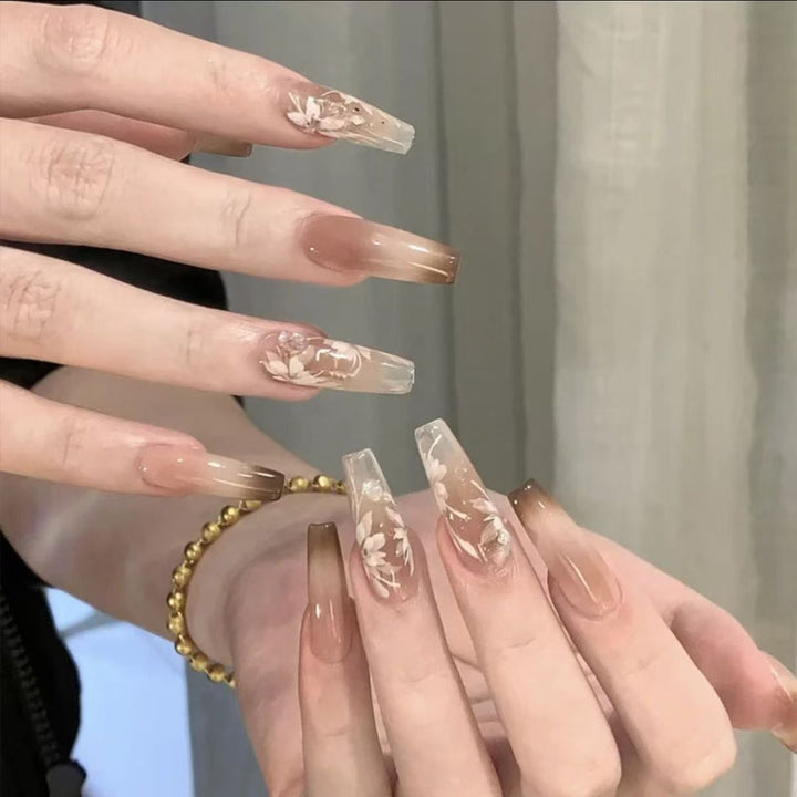 Decorative Stiletto Press-On Nails Bowlift