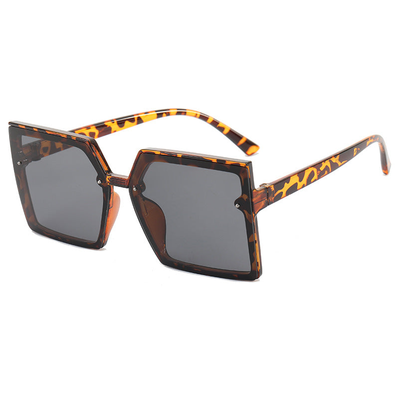 Women's stylish oversized sunglasses with geometric design Bowlift